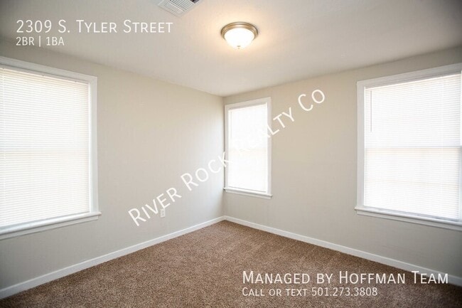 Building Photo - 2309 S Tyler St