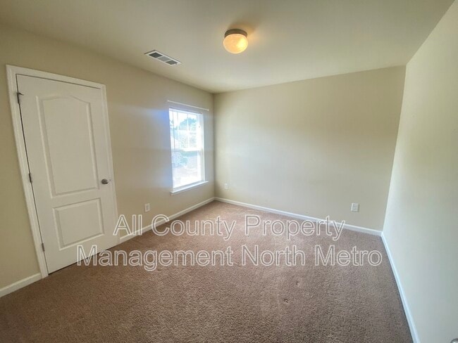 Building Photo - 114 Kasey Dr
