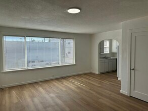 Building Photo - 216 Division Ave W