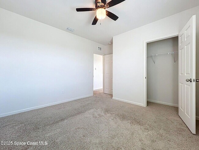 Building Photo - 870 Remington Green Dr SE