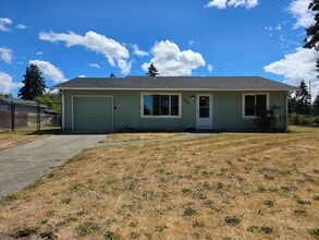 Building Photo - Recently Updated Home