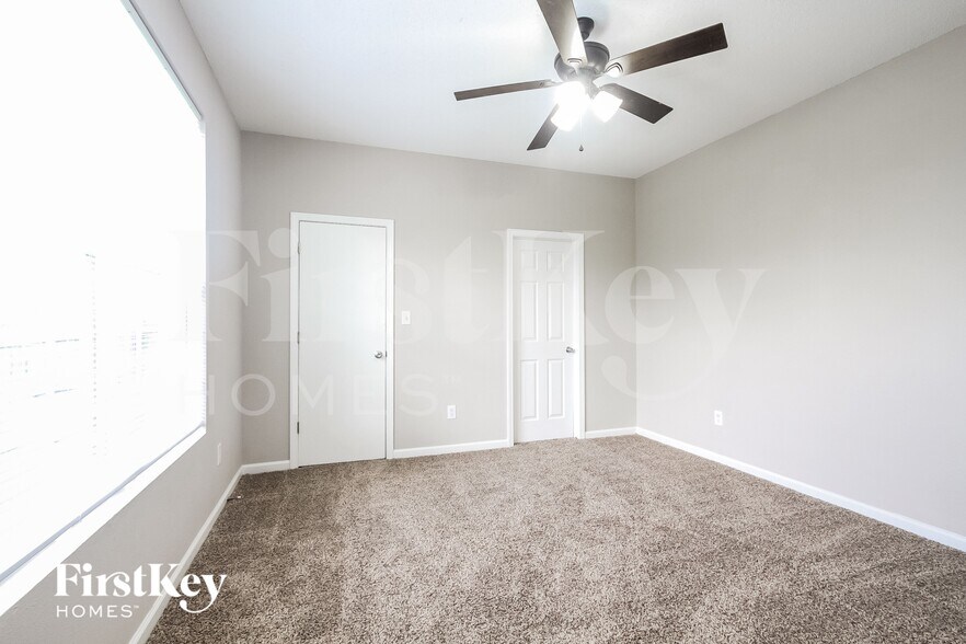 Building Photo - 5523 Dollar Run Ln