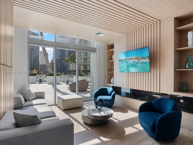 Building Photo - 90 SW 3rd St