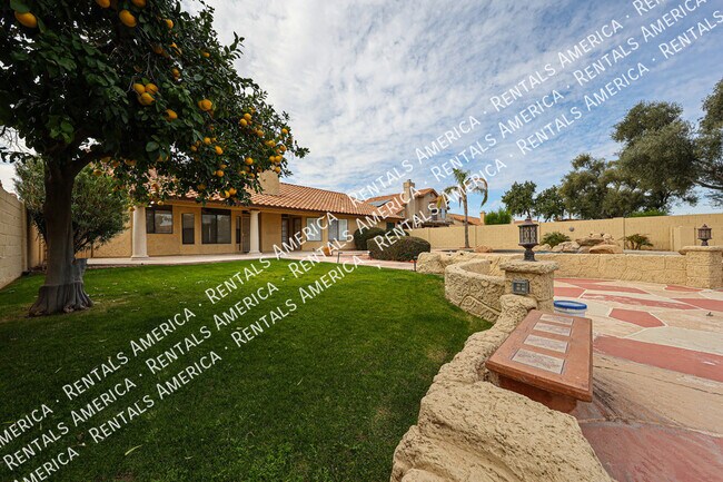 Building Photo - 532 E Stonebridge Dr