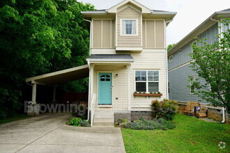 Building Photo - 540C Moore Ave