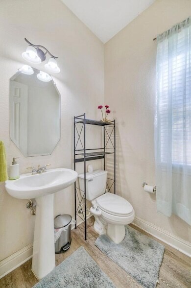 Building Photo - 3912 Coopers Hawk Cove