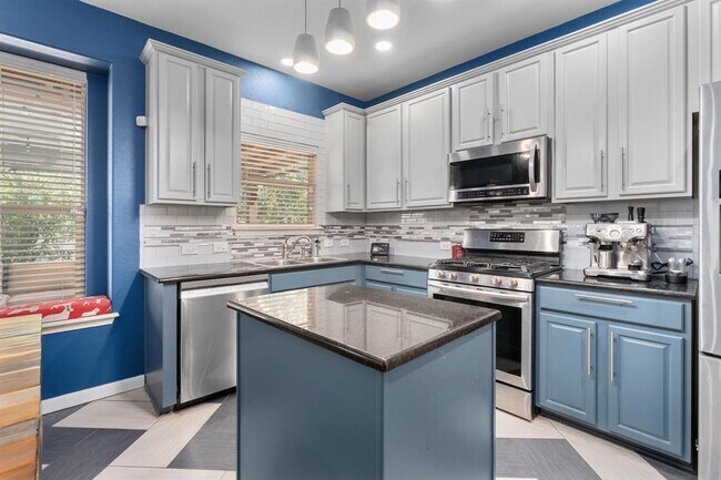 Building Photo - 1801 Quiet Meadows Cove