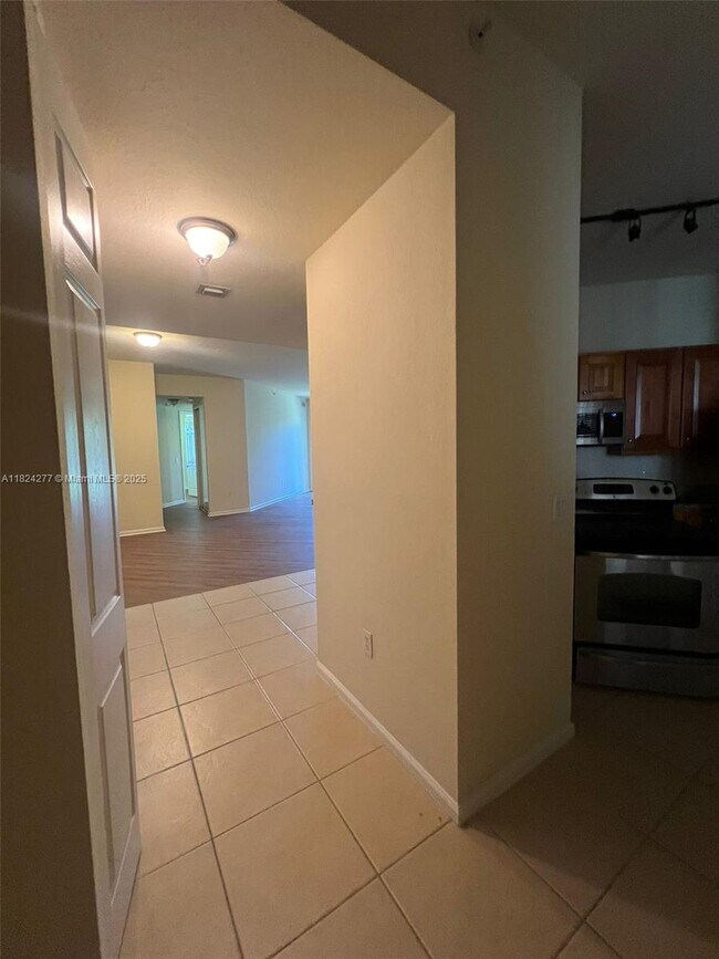 Building Photo - 3500 Oaks Clubhouse Dr