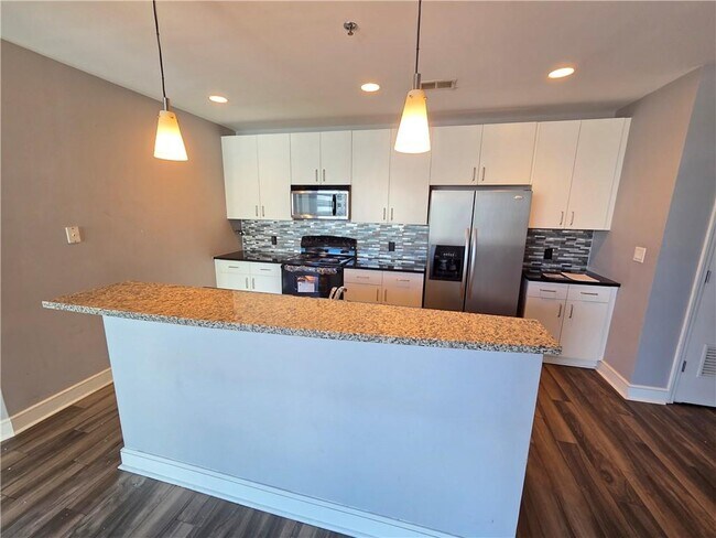 Building Photo - 44 Peachtree Pl NE