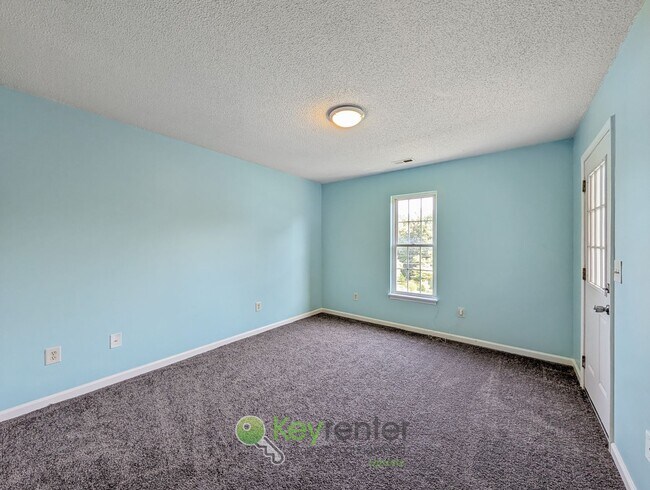 Building Photo - 166 Chastain Rd