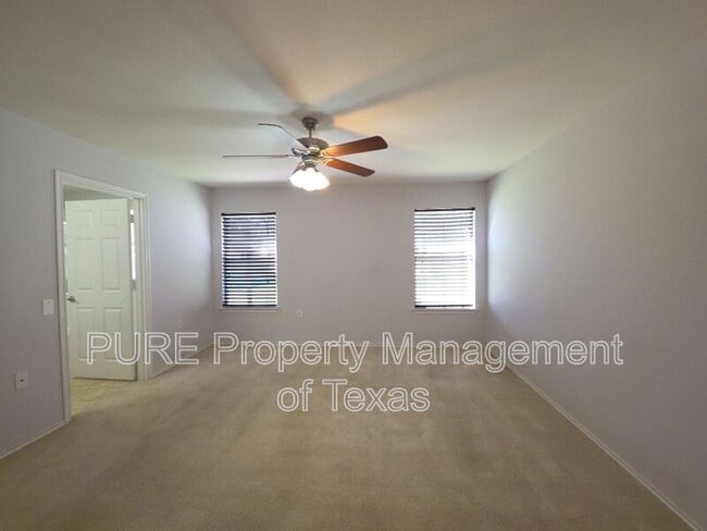 Building Photo - 9005 Sun Shower Bend