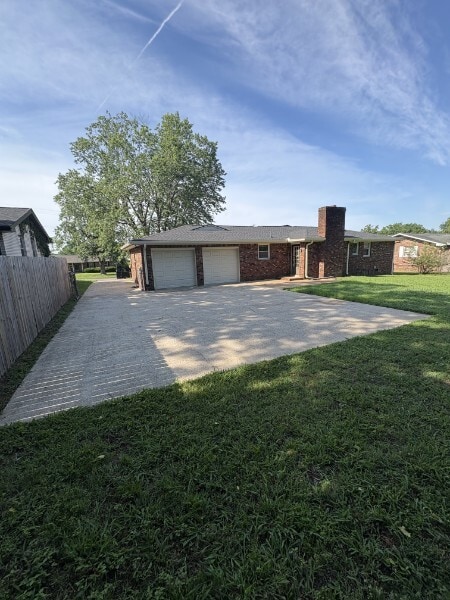 Building Photo - 529 Des Moines Dr