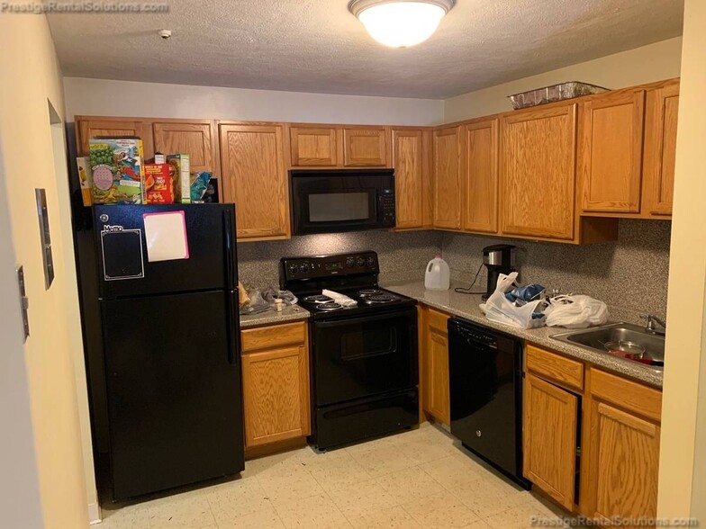 Building Photo - 740 Central St