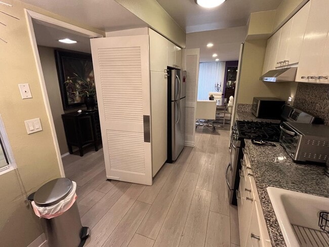 Building Photo - 1815 Glendon Ave