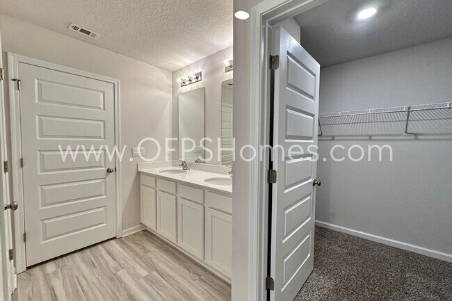 Building Photo - 2640 Saltgrass Wy