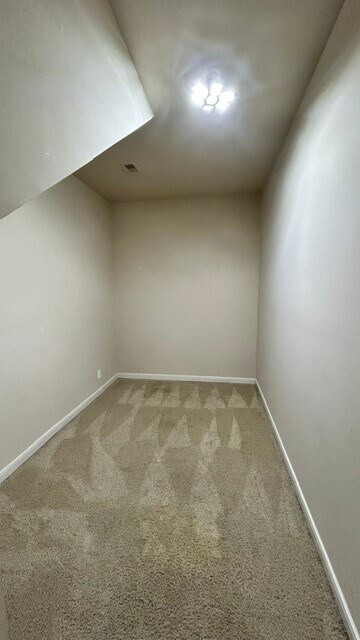 Building Photo - 1002 Yaupon Square Ln