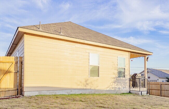 Building Photo - 8331 Bending Willow