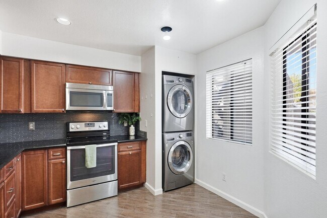 Building Photo - 9450 N 94th Pl