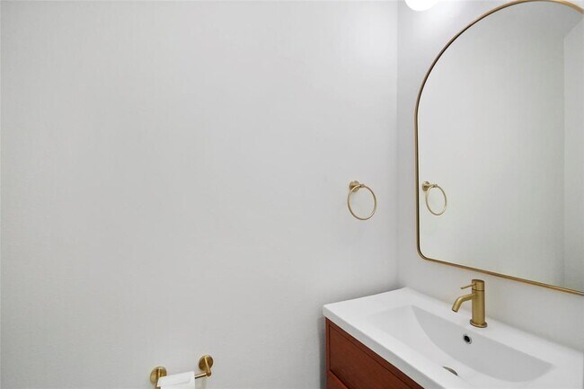 Building Photo - 6818 Amber Pine Ct