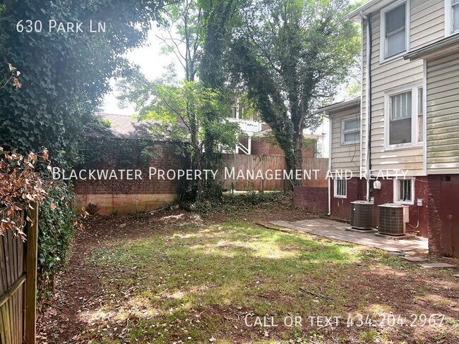 Building Photo - 630 Park Ln