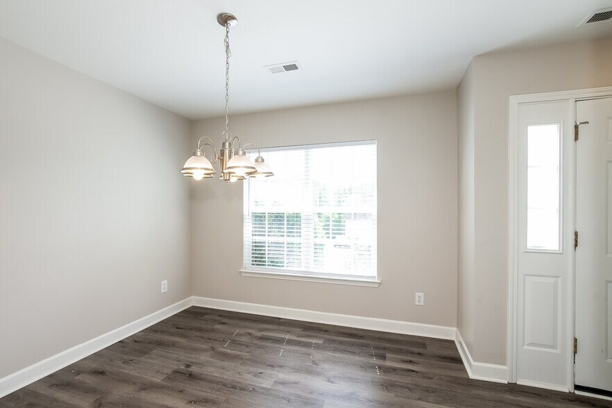 Building Photo - 248 Patrick Ave SW