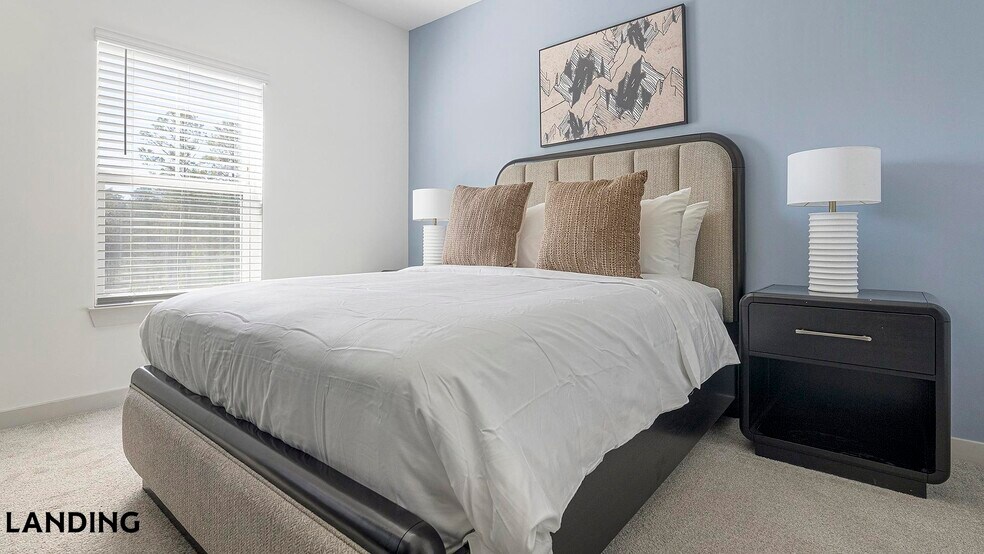 Building Photo - 6000 Front St