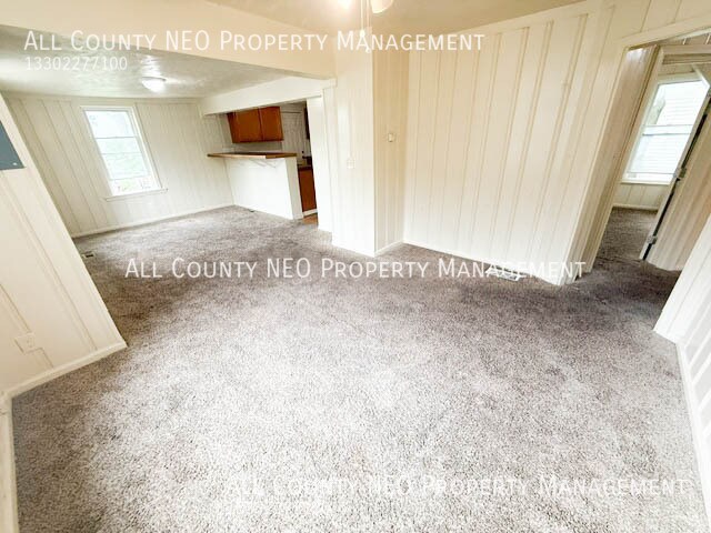 Building Photo - 470 Allyn St