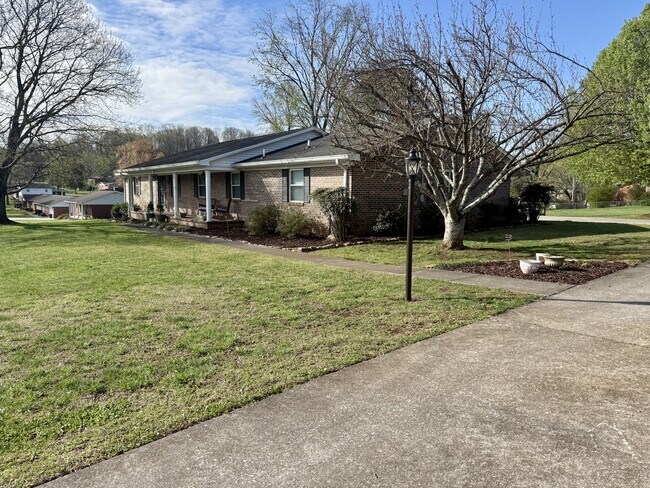 Building Photo - 4527 Terrace View Rd