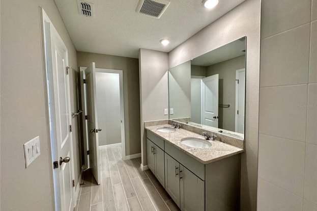 Building Photo - 5852 Ocean Isle Dr
