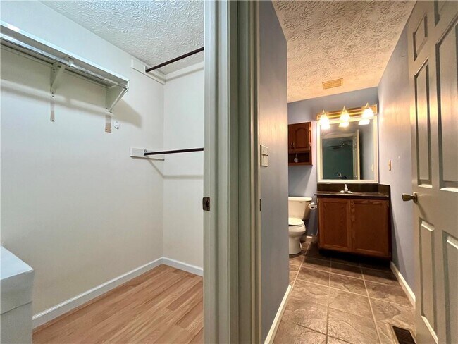 Building Photo - 6775 Windfaire Dr