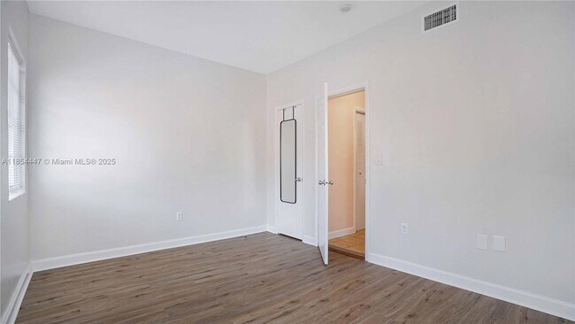 Building Photo - 540 15th St