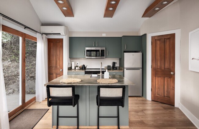 Building Photo - 730 Bennys Bch Rd