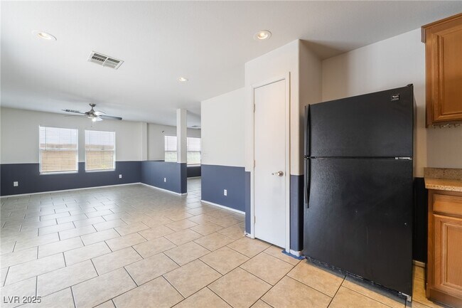 Building Photo - 325 Silverado Pines Ave