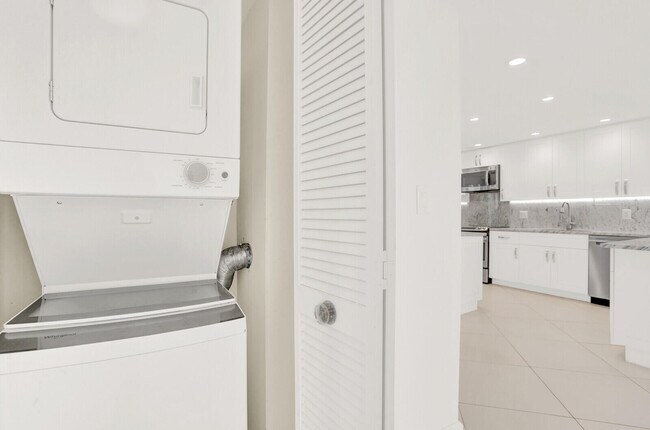 Building Photo - 804 Cypress Blvd