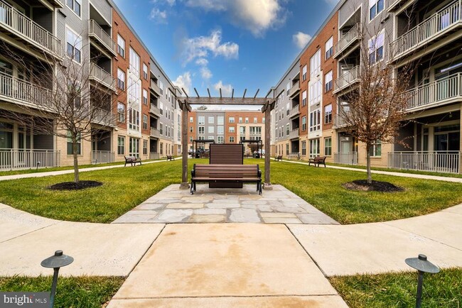 Building Photo - 7770 Belvale Dr