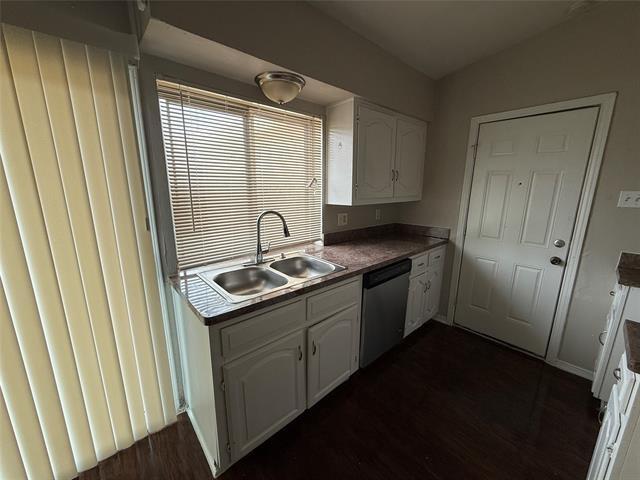 Building Photo - 9839 Glengreen Dr