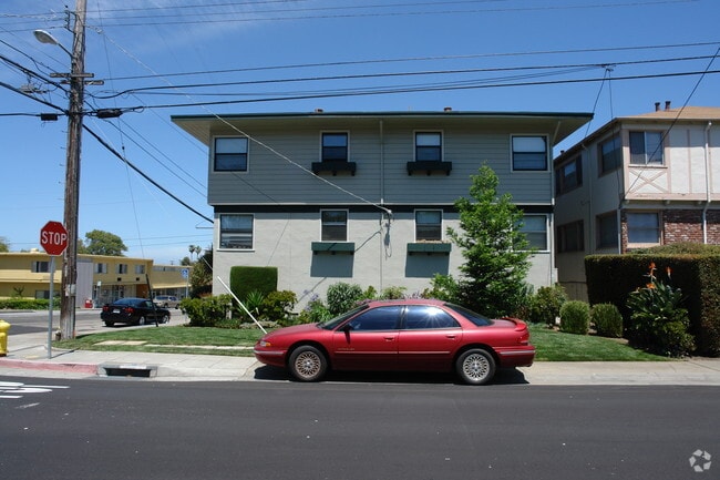 Building Photo - 67 41st Ave
