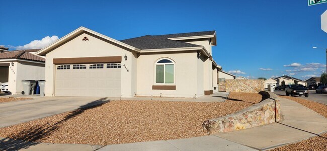 Building Photo - Stunning 4 bedroom, 2 bath home in East El Paso!