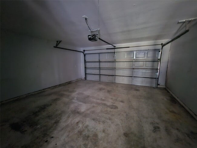 Building Photo - 2519 Piddler Dr
