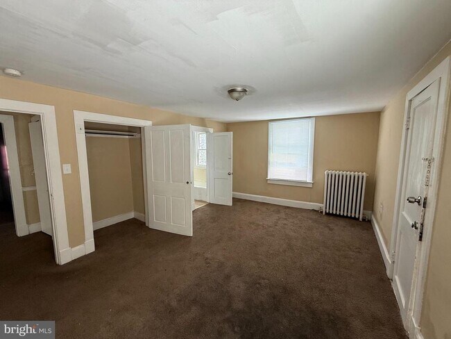 Building Photo - 2641 Valley Ave