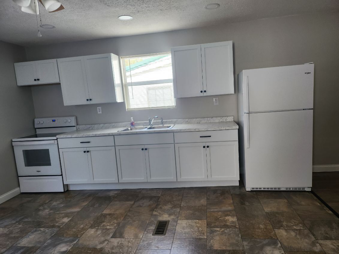 Building Photo - 306 High St