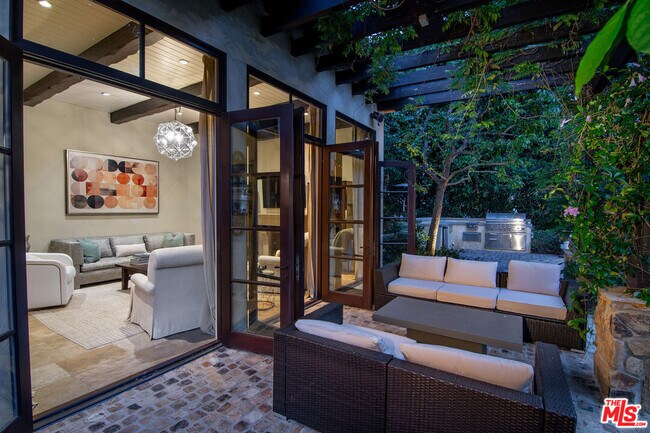 Building Photo - 1221 Minorca Dr