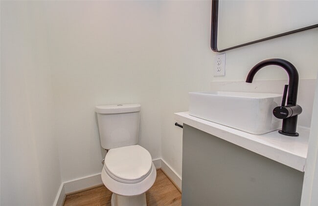 Building Photo - 4605 Edison St