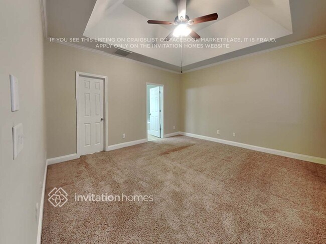 Building Photo - 490 Roland Manor Dr