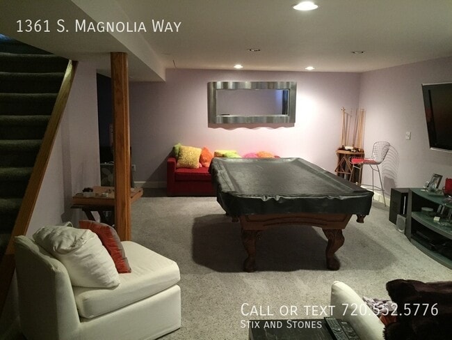 Building Photo - 1361 S Magnolia Way