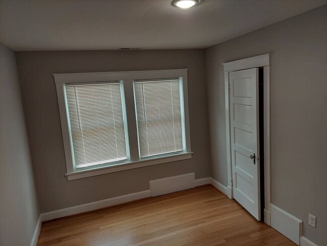 Building Photo - Single Family 3 BR, 2 Bath Rental House in Staunton, Available in November 2025