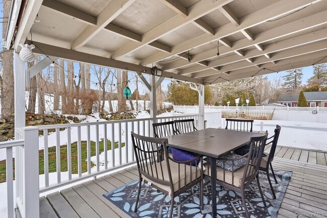 Building Photo - 946 NY-311