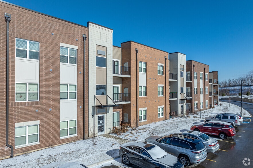 Alternate Image - Lincoln Station Rowhomes