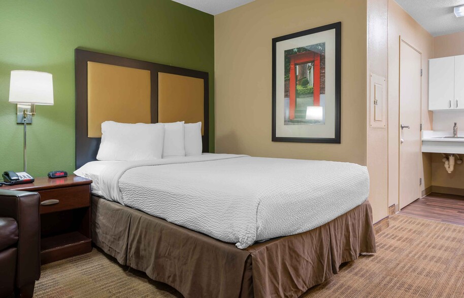 Building Photo - Furnished Studio-San Antonio - Airport