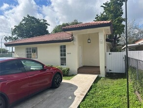 Building Photo - 18330 SW 102nd Pl